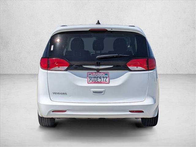Used 2023 Chrysler Voyager LX FWD image 6