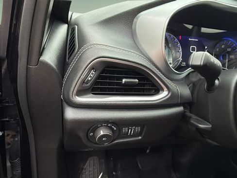 Used 2026 Chrysler Pacifica Limited w/ S Appearance Package FWD image 22