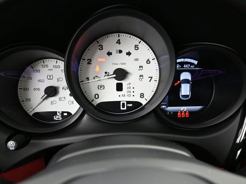 Certified 2026 Porsche Macan image 27