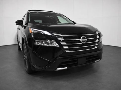 Certified 2026 Nissan Rogue Platinum w/ Platinum Premium Package AWD/4WD image 3