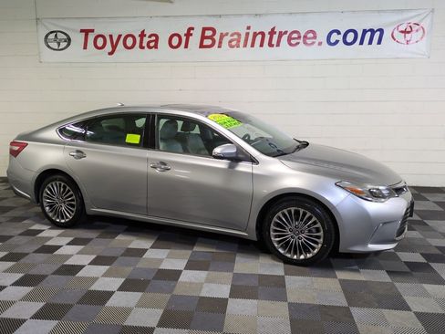 Certified 2018 Toyota Avalon Limited image 1