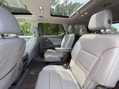 Used 2018 Chevrolet Traverse Premier w/ Driver Confidence II Package FWD image 14