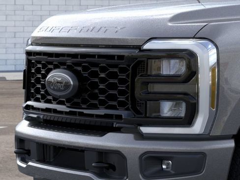 New 2026 Ford F250 Lariat w/ Black Appearance Package AWD/4WD image 17