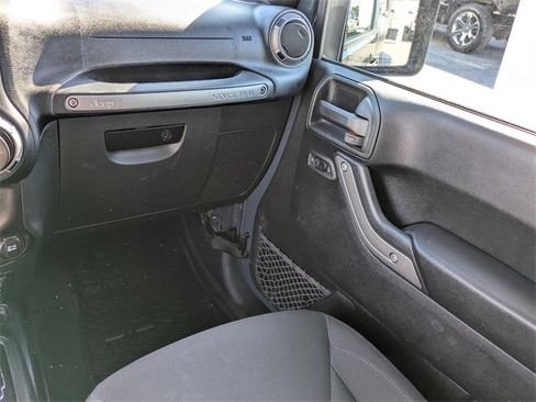 Used 2016 Jeep Wrangler Sport image 17