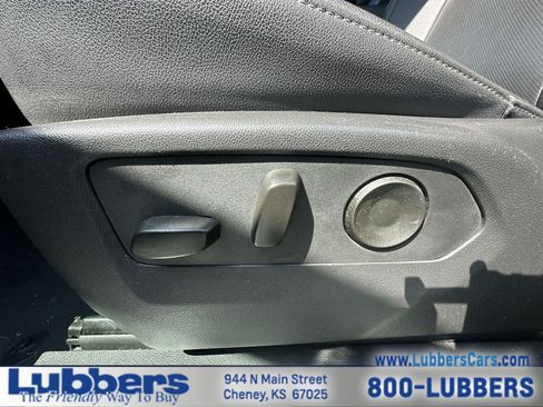 Used 2025 GMC Sierra 1500 SLT RWD image 11