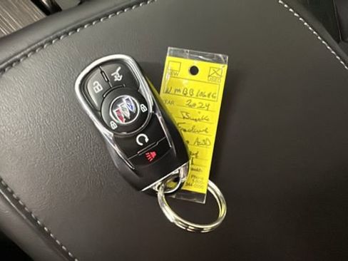 Used 2024 Buick Enclave Avenir w/ Trailering Package, 5000 lbs. AWD/4WD image 21