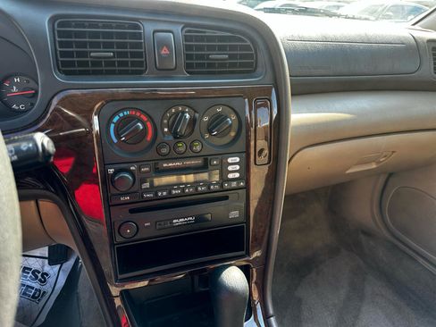 Used 2001 Subaru Outback Wagon image 47