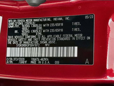 Used 2023 Toyota Highlander XLE AWD/4WD image 30