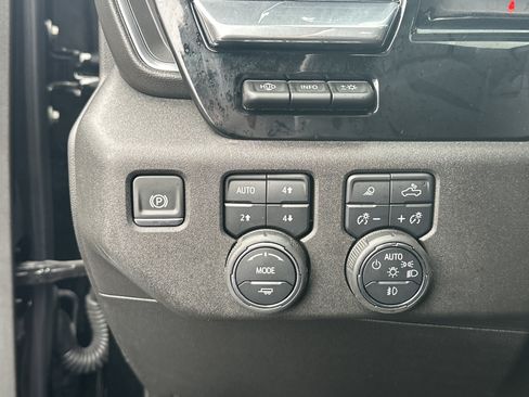 Used 2024 Chevrolet Silverado 2500 High Country w/ Midnight Edition image 28