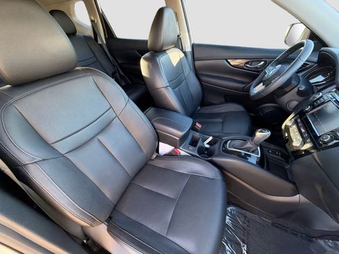 Used 2019 Nissan Rogue SL w/ Premium Package image 14