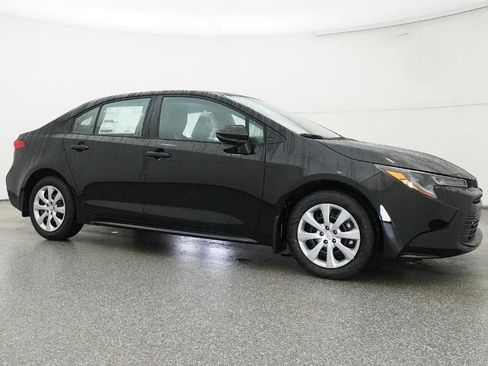 Certified 2026 Toyota Corolla LE image 28