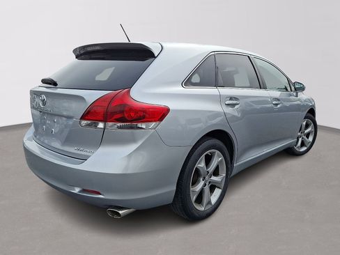 Used 2015 Toyota Venza XLE image 5