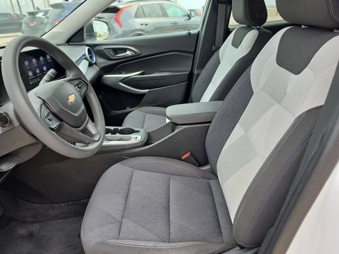 Used 2024 Chevrolet Trax LS FWD image 14
