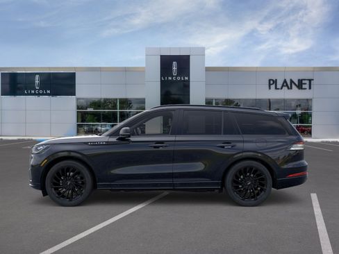 New 2026 Lincoln Aviator Reserve RWD image 3