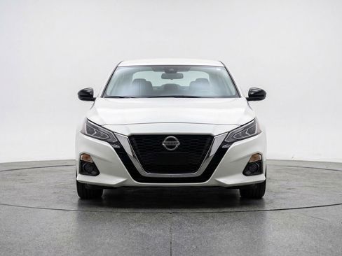 Used 2025 Nissan Altima 2.5 SV image 2