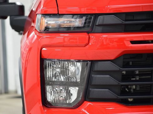 Used 2024 Chevrolet Silverado 2500 Custom w/ Custom Value Package image 12