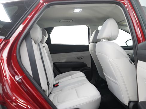 Certified 2025 Hyundai Tucson SE image 12