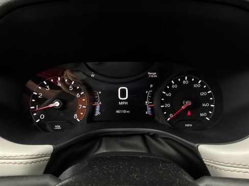 Used 2025 Jeep Compass Limited AWD/4WD image 39