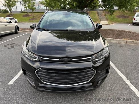 Used 2021 Chevrolet Trax LS AWD/4WD image 2