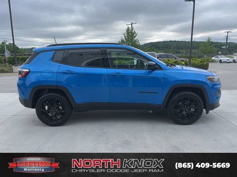 New 2026 Jeep Compass Latitude AWD/4WD image 18