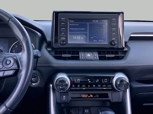 Used 2019 Toyota RAV4 XLE Premium FWD image 7