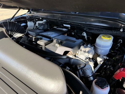 Used 2024 RAM 2500 Laramie w/ Safety Group image 33