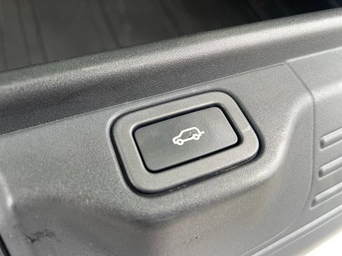 Used 2016 Land Rover Range Rover HSE image 8