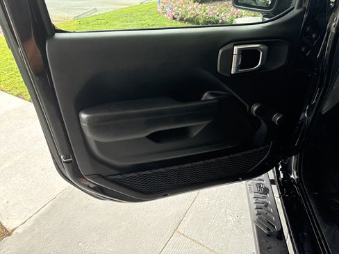 Used 2022 Jeep Wrangler Unlimited Sport AWD/4WD image 15