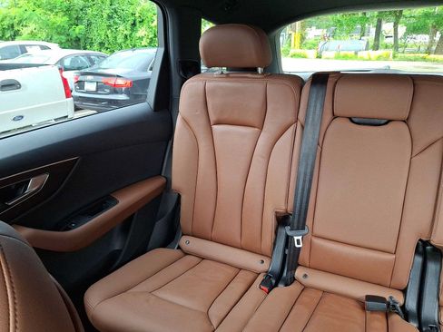 Used 2023 Audi Q7 2.0T Premium w/ Convenience Package AWD/4WD image 12