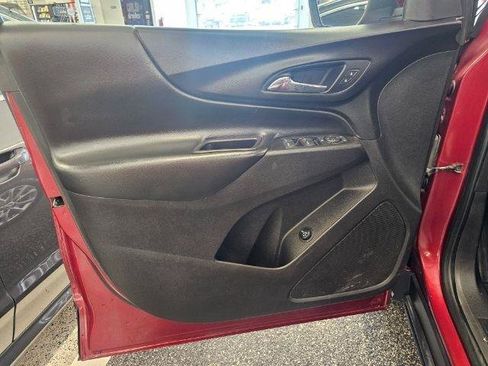 Used 2018 Chevrolet Equinox LT FWD image 28