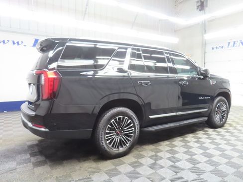 Used 2026 GMC Yukon Elevation AWD/4WD image 5