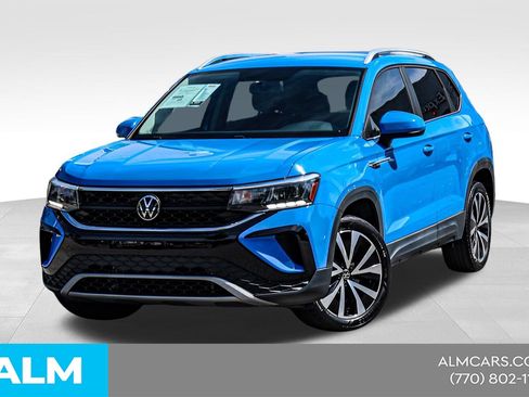 Used 2022 Volkswagen Taos SE FWD image 1