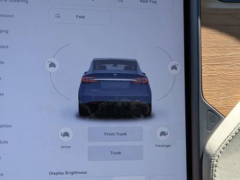 Used 2018 Tesla Model X 75D AWD/4WD image 26