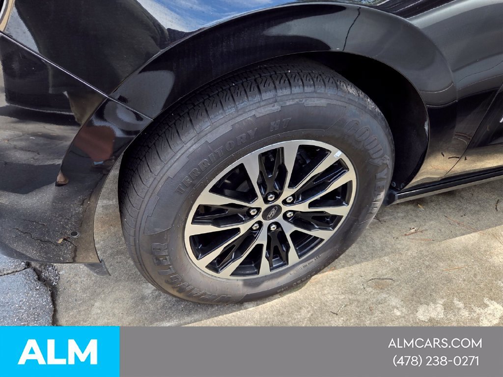 Used 2025 Ford Expedition Platinum AWD/4WD image 2