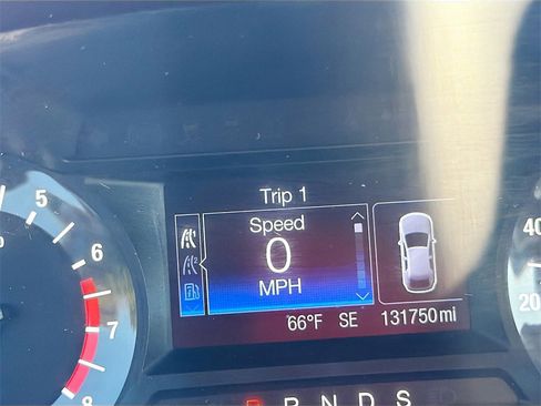 Used 2017 Ford Edge SE w/ Cargo Accessory Package image 12