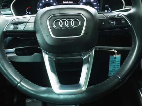 Used 2019 Audi Q3 2.0T Premium AWD/4WD image 17