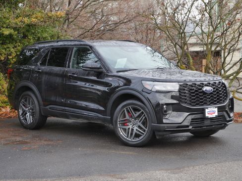 Certified 2025 Ford Explorer ST-Line w/ ST-Line Street Pack image 35