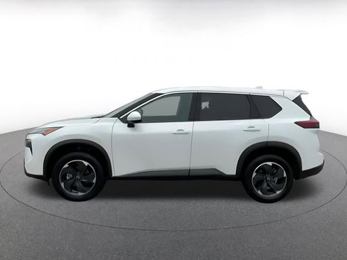 Used 2025 Nissan Rogue SV image 9