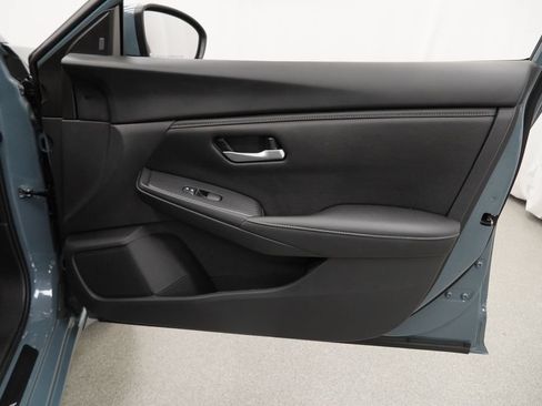 Used 2024 Nissan Sentra SV FWD image 29