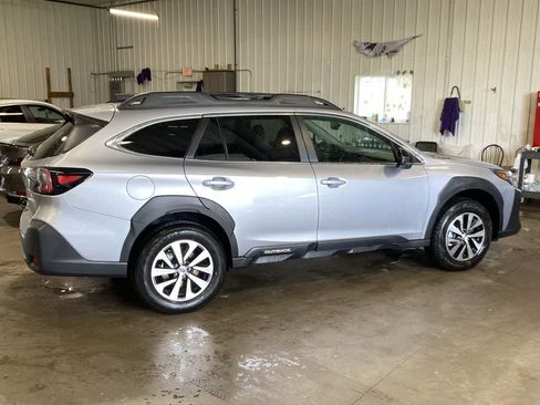 Certified 2025 Subaru Outback Premium AWD/4WD image 7