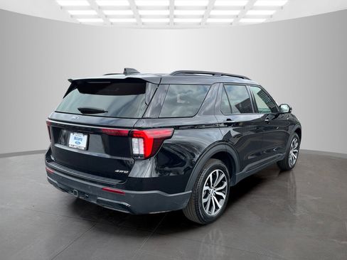 Used 2025 Ford Explorer ST-Line image 4