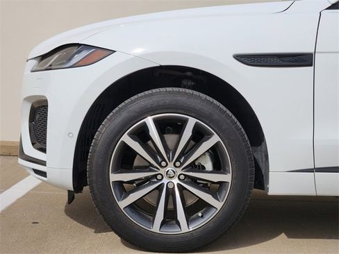 Used 2025 Jaguar F-PACE R-Dynamic S image 9