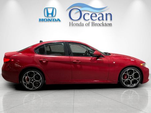 Used 2022 Alfa Romeo Giulia Ti w/ Active Assist Plus Package RWD image 2