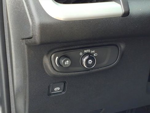Used 2021 GMC Terrain SLE AWD/4WD image 15