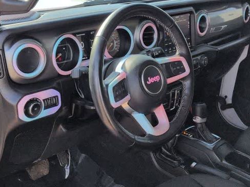 Used 2022 Jeep Wrangler Unlimited Sahara w/ Cold Weather Group image 10