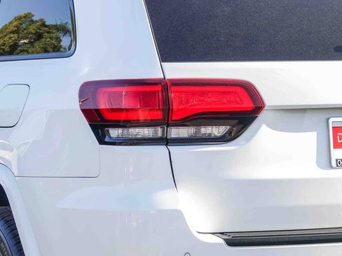 Certified 2021 Jeep Grand Cherokee Laredo X image 7