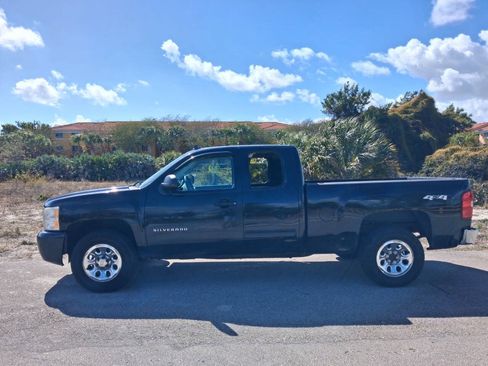 Used 2010 Chevrolet Silverado 1500 LS AWD/4WD image 1