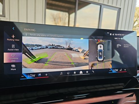 New 2026 BMW 550e xDrive w/ Executive Package AWD/4WD image 25