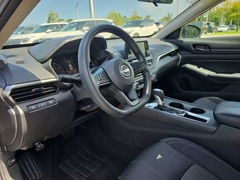 Used 2024 Nissan Altima 2.5 S FWD image 13