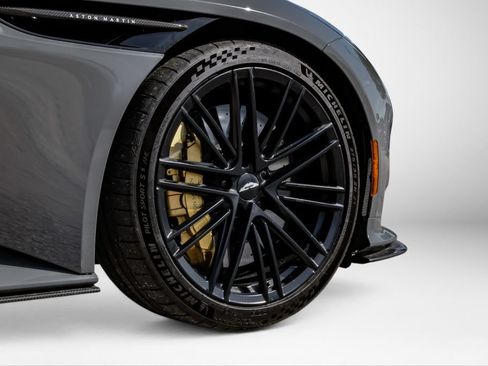Used 2024 Aston Martin DB12 Coupe RWD image 58